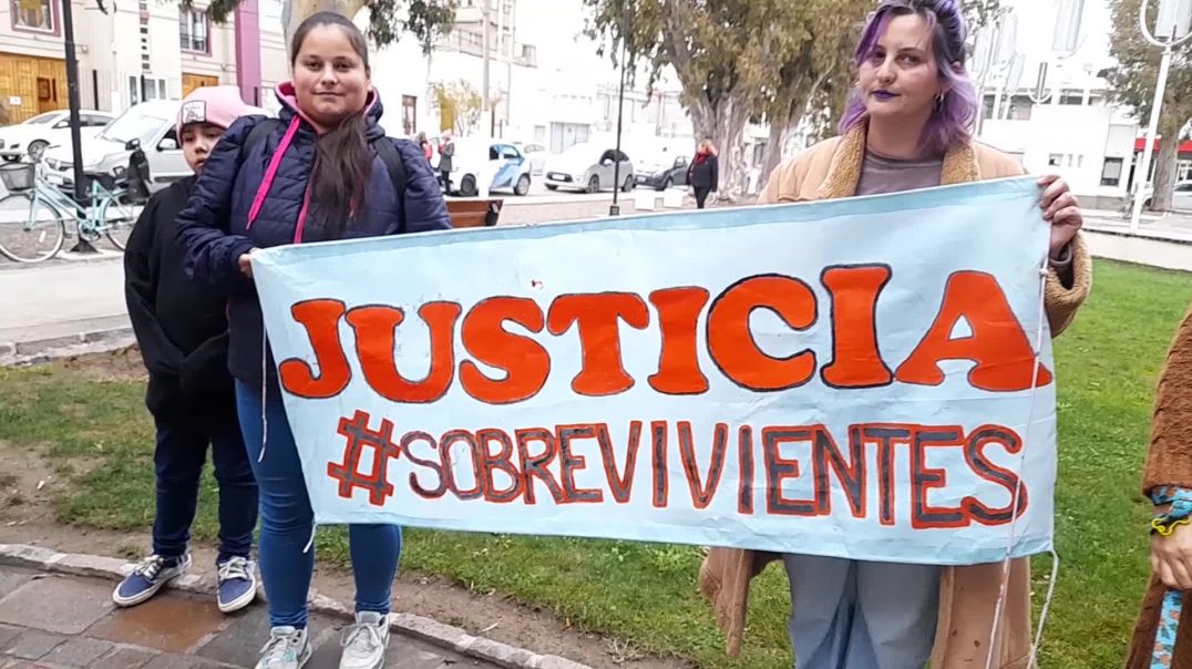 ⁣El movimiento Ni Una Menos volvió a hacerse oír en Puerto Madryn