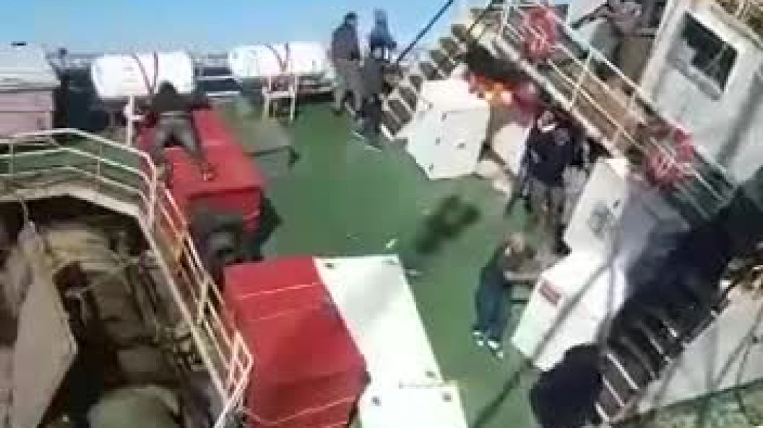 ⁣Barco escorado en Puerto Madryn