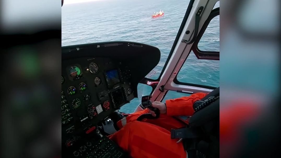 ⁣Rawson: Prefectura aero evacuó a un marinero 207 kilómetros mar adentro