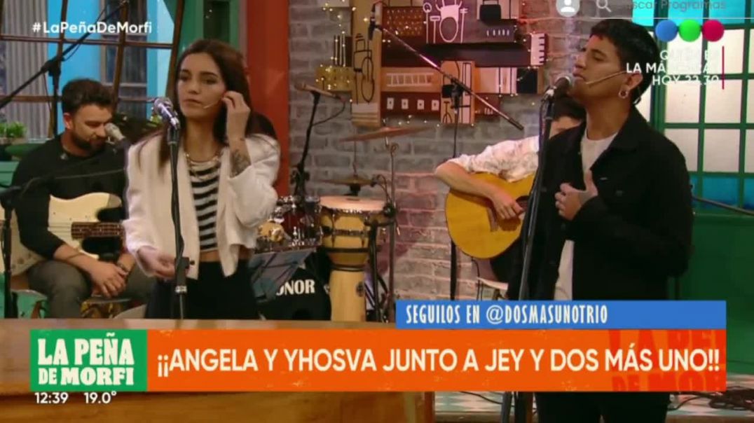 ⁣Yhosva y Ángela cantaron juntos en La Peña del Morfi