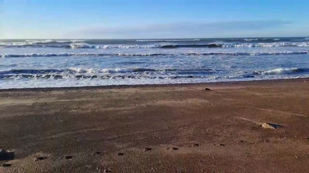 ⁣La marejada provocó daños en los muretes de Playa Unión