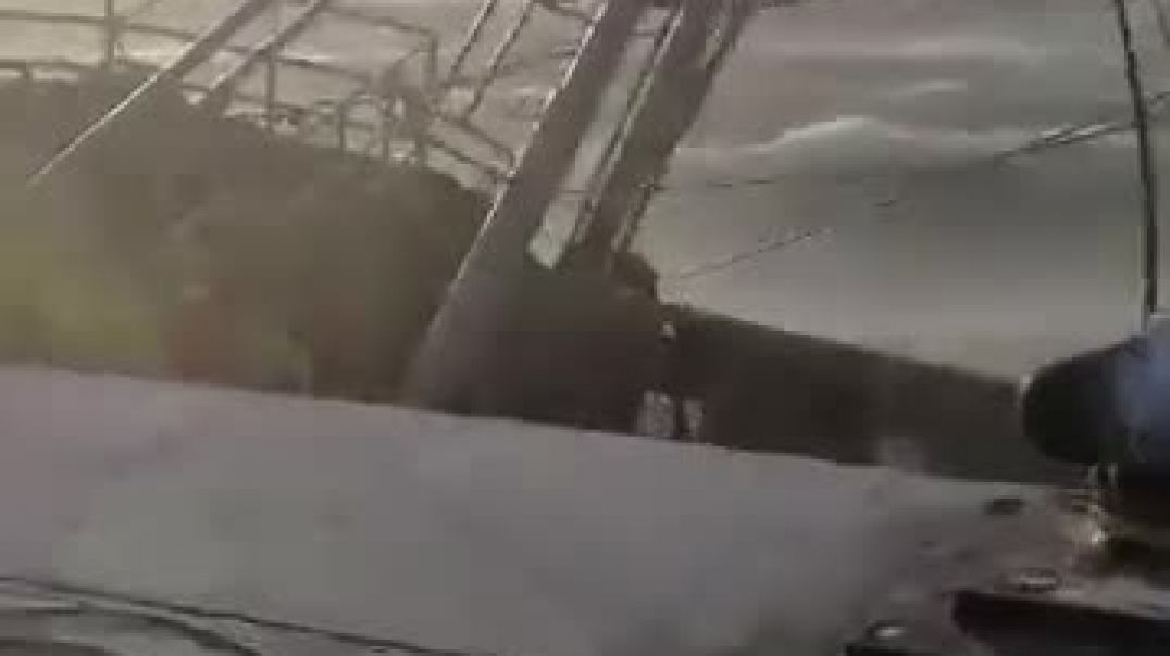 ⁣Se hundió un buque pesquero en el Puerto de Comodoro Rivadavia