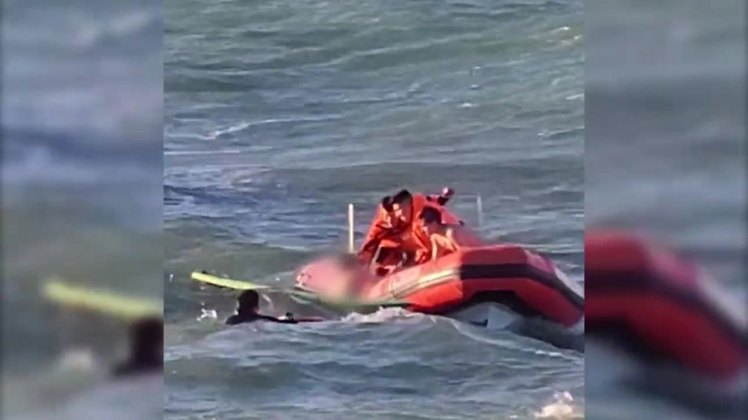 ⁣Rescataron a tres surfistas cerca de la escollera de Playa Unión
