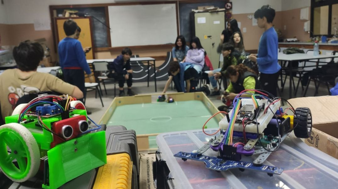 ⁣Estudiantes de Chubut revolucionados por la robótica