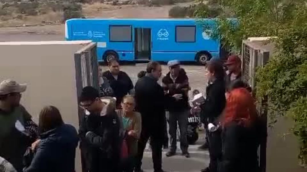 Camión de Nación del programa Mirarnos entrega anteojos con receta