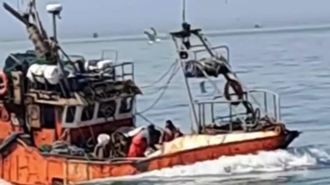 ⁣Pólemica en el Puerto de Rawson: se detectaron barcos artesanales sobrepasados de cajones