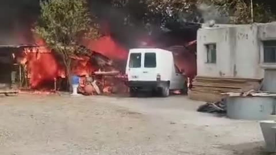 ⁣Hombre de 70 años fue rescatado de un incendio en Dolavon